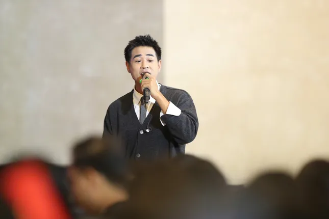 Ca sĩ có bản hit 200 triệu view khuấy động sự kiện Hoa hậu Hà Trúc Linh về lại trường ảnh 2