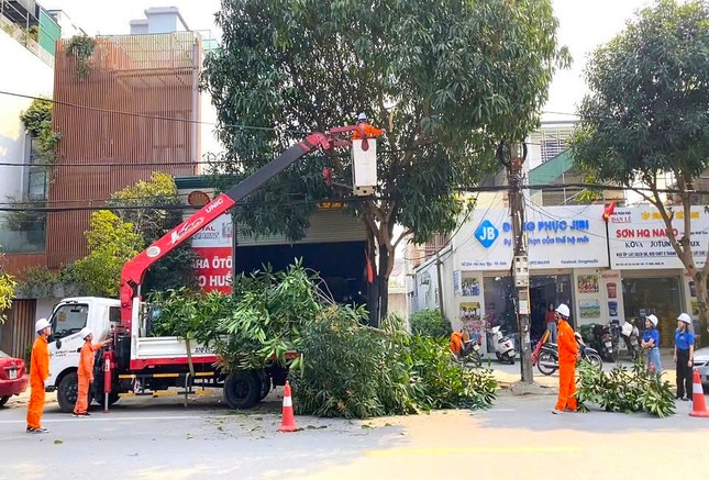Điện lực Nghệ An sẵn sàng đảm bảo an toàn, ổn định điện dịp lễ 30/4 ảnh 2