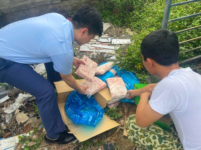 Nghệ An: Phát hiện hơn nửa tấn mì chính nghi giả thương hiệu lớn ảnh 4