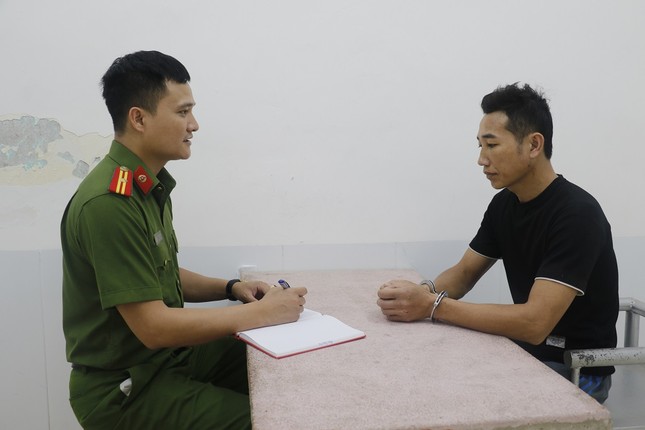 Thông tin mới vụ nam phụ huynh đánh, ép cô giáo đứng dưới trời mưa ở Nghệ An ảnh 3