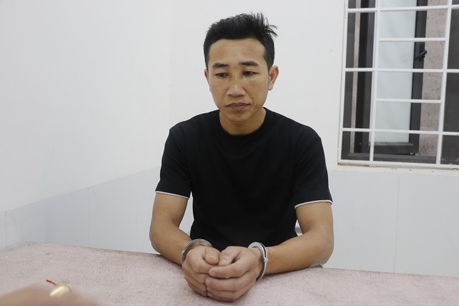Thông tin mới vụ nam phụ huynh đánh, ép cô giáo đứng dưới trời mưa ở Nghệ An ảnh 1