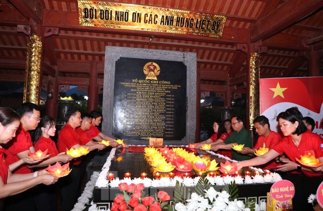 Nghệ An thu gần 2.000 tỷ, Hà Tĩnh đón hơn 730.000 khách dịp nghỉ lễ ảnh 2