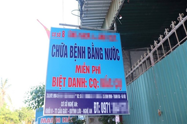 Cơ sở chữa bệnh bằng nước chống đối, khóa cửa không cho đoàn kiểm tra về ảnh 1
