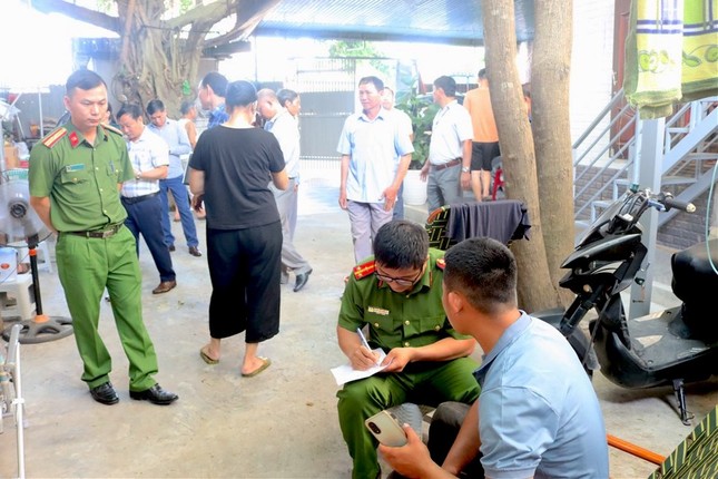 Cơ sở chữa bệnh bằng nước chống đối, khóa cửa không cho đoàn kiểm tra về ảnh 2