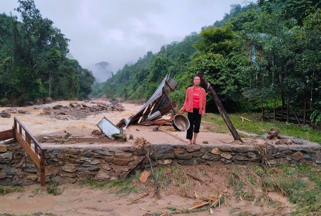 Lũ quét ập về trong đêm, nhiều nhà ở xã biên giới Nghệ An tan hoang ảnh 4