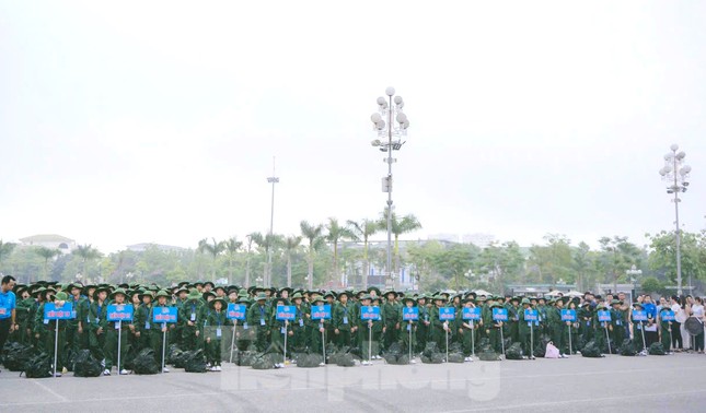 400 chiến sĩ nhí trải nghiệm khóa huấn luyện ‘Học kỳ trong Quân đội’ ảnh 5