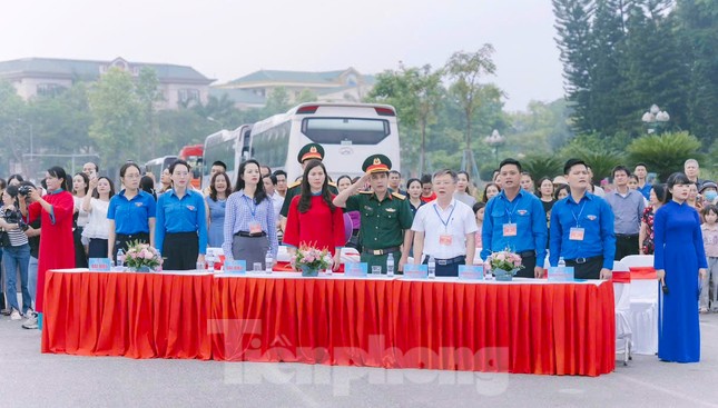 400 chiến sĩ nhí trải nghiệm khóa huấn luyện ‘Học kỳ trong Quân đội’ ảnh 2