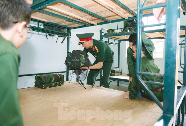 400 chiến sĩ nhí trải nghiệm khóa huấn luyện ‘Học kỳ trong Quân đội’ ảnh 11