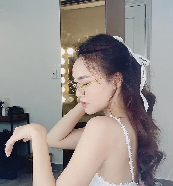 Showbiz 6/5: Hoàng Thùy bỏ thi Miss Supranational, Trương Thế Vinh, Thùy Ngân bị tố hẹn hò ảnh 11