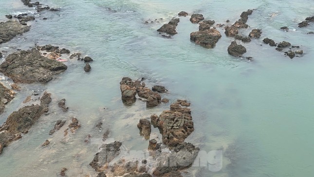 Sông Lô lộ đá ngầm, Công an khuyến cáo khẩn ảnh 2