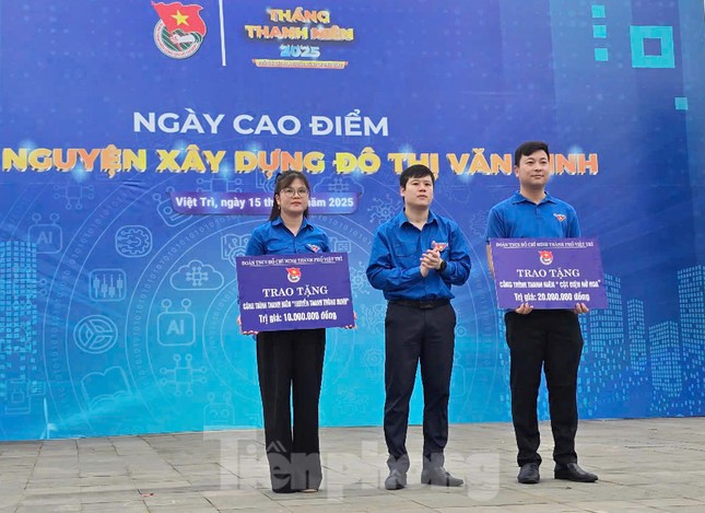 Thanh niên Phú Thọ tham gia đợt cao điểm xây dựng đô thị văn minh ảnh 3