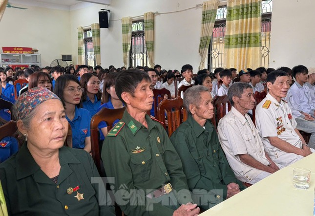 Tỉnh Đoàn Hòa Bình tọa đàm Kỷ niệm 50 năm Ngày Giải phóng miền Nam, thống nhất đất nước ảnh 2