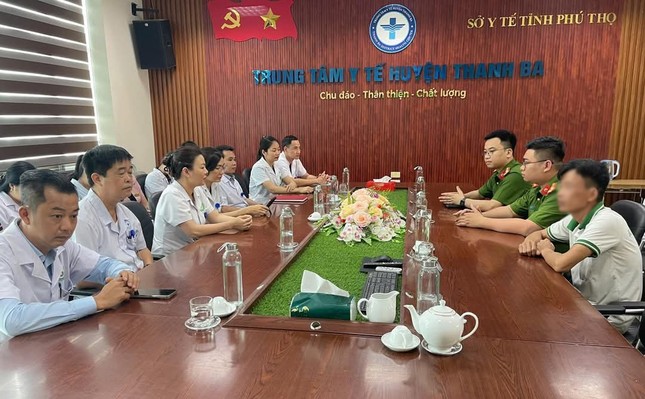 Người hành hung nhân viên y tế Phú Thọ sẽ bị xử phạt hành chính ảnh 1