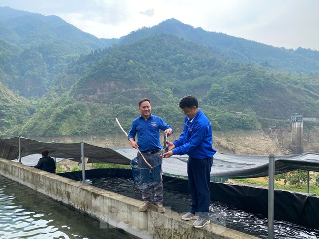 Chuyện về Thào A Lo - chàng trai khơi nguồn khát vọng thoát nghèo trên &apos;sống lưng khủng long&apos; ảnh 5