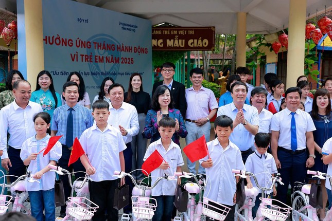 Bộ trưởng Y tế phát động Tháng hành động vì trẻ em tại Phú Thọ ảnh 2