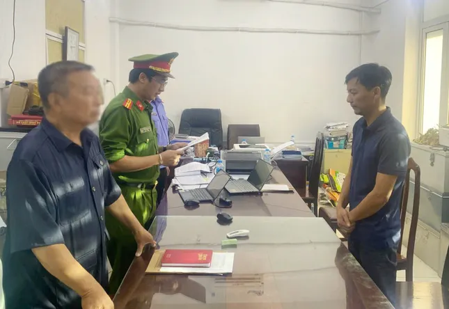Khởi tố đối tượng sản xuất hàng nghìn tấn phân bón giả, bán khắp các tỉnh ảnh 1