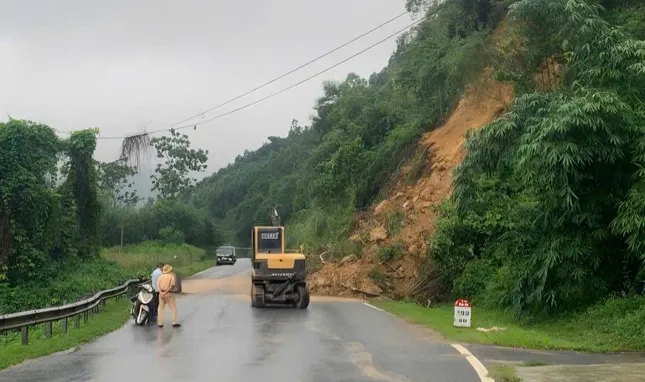 Quốc lộ 70B ở Phú Thọ khôi phục xong sạt lở, thông tuyến trở lại ảnh 1