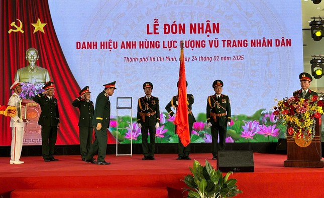 Đơn vị tiên phong chống dịch COVID-19 nhận danh hiệu Anh hùng ảnh 2