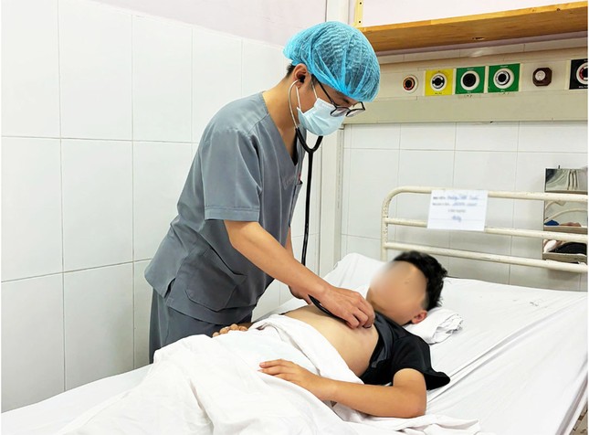 Sốt cao, ngủ gà, bé trai 13 tuổi suýt tử vong vì bệnh truyền nhiễm nguy hiểm ảnh 2