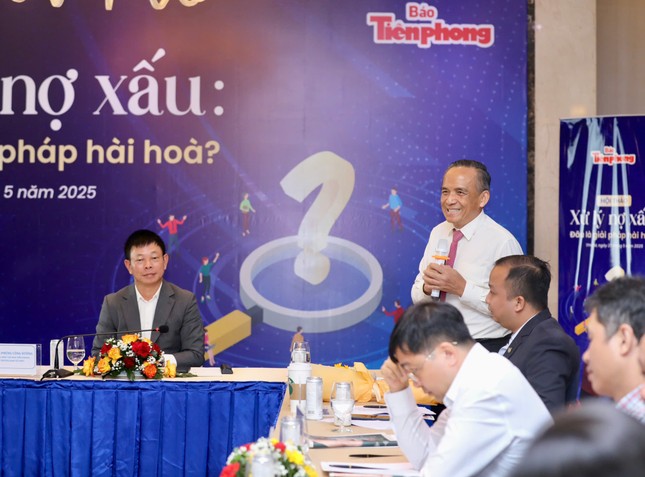 Không thể gỡ nợ xấu nếu tín dụng bất động sản 'đóng băng' ảnh 2