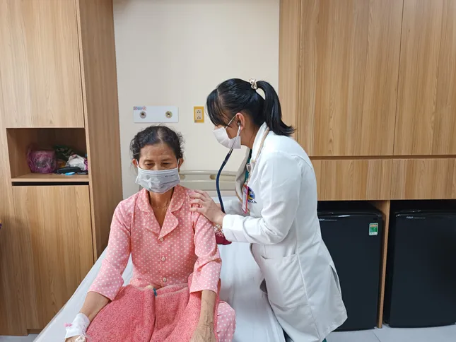 Bất ngờ &apos;thủ phạm&apos; khiến người phụ nữ có biểu hiện như bị ung thư phổi ảnh 2