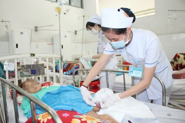 Tác dụng ngược của thuốc điều trị &apos;sát thủ thầm lặng&apos; trong bệnh viện ảnh 2