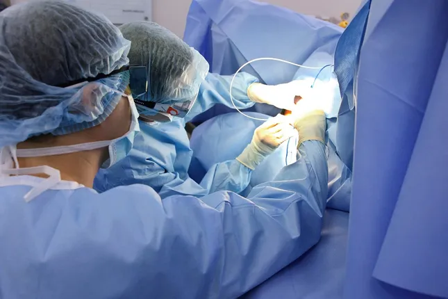 Điểm mặt bộ ba nguyên nhân khiến bệnh trĩ tấn công giới trẻ ảnh 2