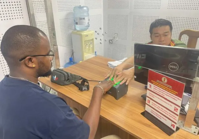 TPHCM gấp rút cấp định danh điện tử cho người nước ngoài ảnh 1