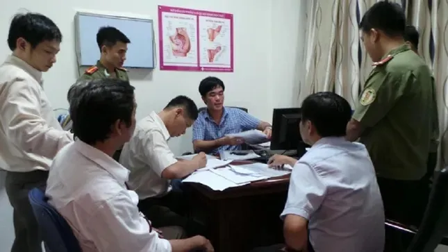 TP.HCM công bố nhiều đầu mối tiếp nhận tố giác hành vi 'vẽ bệnh, moi tiền' ảnh 1