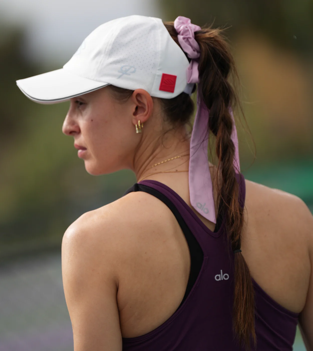 Những kiểu tóc "over hợp" với các cô nàng mê pickleball trong ngày nắng nóng ảnh 2