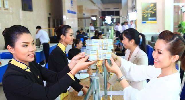 Ngân hàng đua khuyến mại 'hút' tiền gửi có đáng ngại? ảnh 1