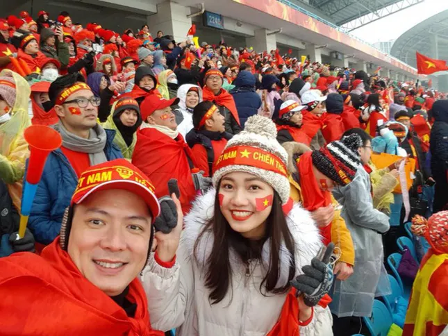 Bình Minh tặng thưởng U23 Việt Nam