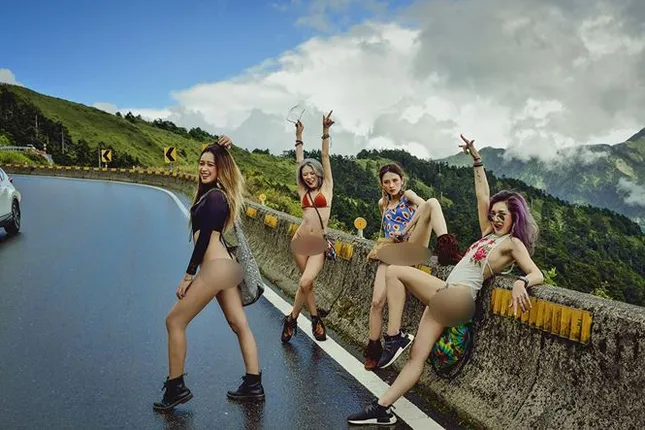 Showbiz 24/12: Hot girl Trâm Anh mặc nội y khoe vòng 3 gây ‘sốc’ ảnh 3