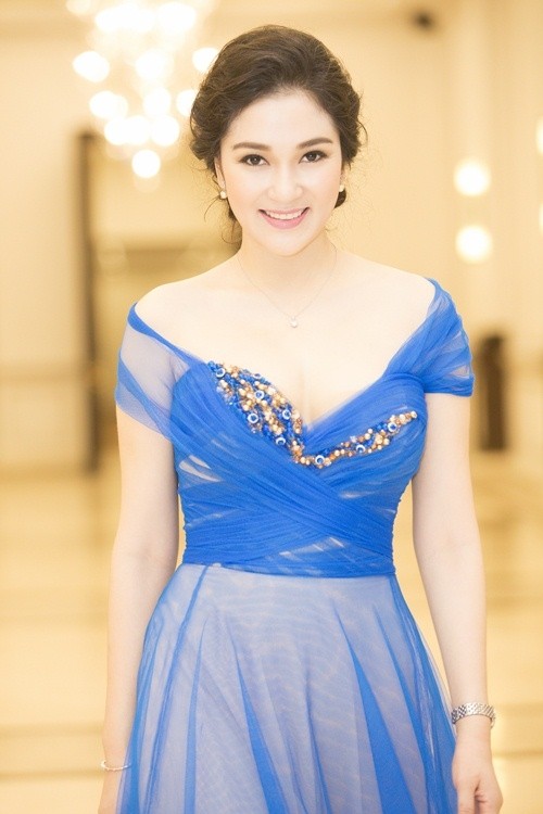 Hoa hậu Nguyễn Thị Huyền chia sẻ ảnh hậu trường sau đăng quang 15 năm ảnh 6
