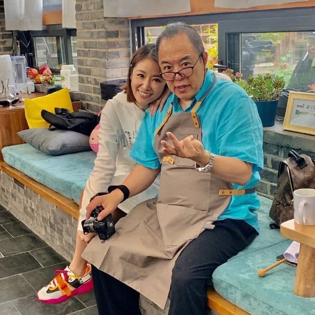 Showbiz 1/11: Lệ Quyên lên tiếng về tin đồn hôn nhân rạn nứt ảnh 4