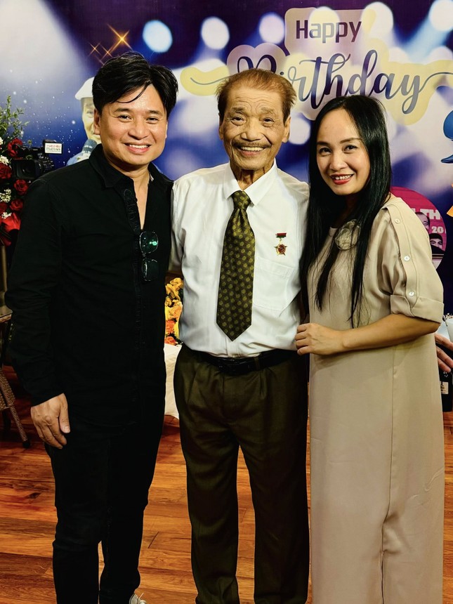 Showbiz 25/4: NSND Trần Hiếu đón sinh nhật tuổi 90 ảnh 2