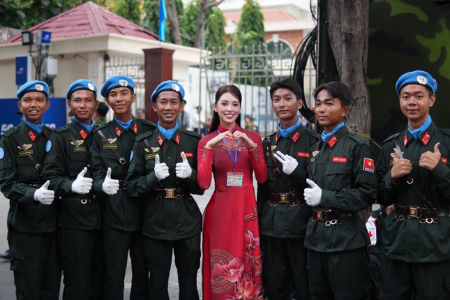Thanh Thủy, H’Hen Niê chia sẻ xúc động sau Lễ diễu binh 30/4 ảnh 1