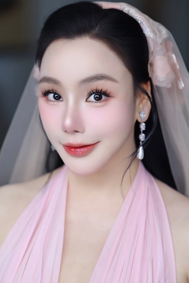 Dàn sao dự đám cưới Hồ Quỳnh Hương ảnh 1