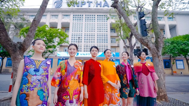 25 thí sinh Hoa hậu Việt Nam quảng bá ẩm thực Hà Nội ảnh 1