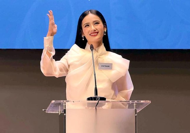 Showbiz 23/5: Tiết Cương đón con đầu lòng ở tuổi 52 ảnh 2
