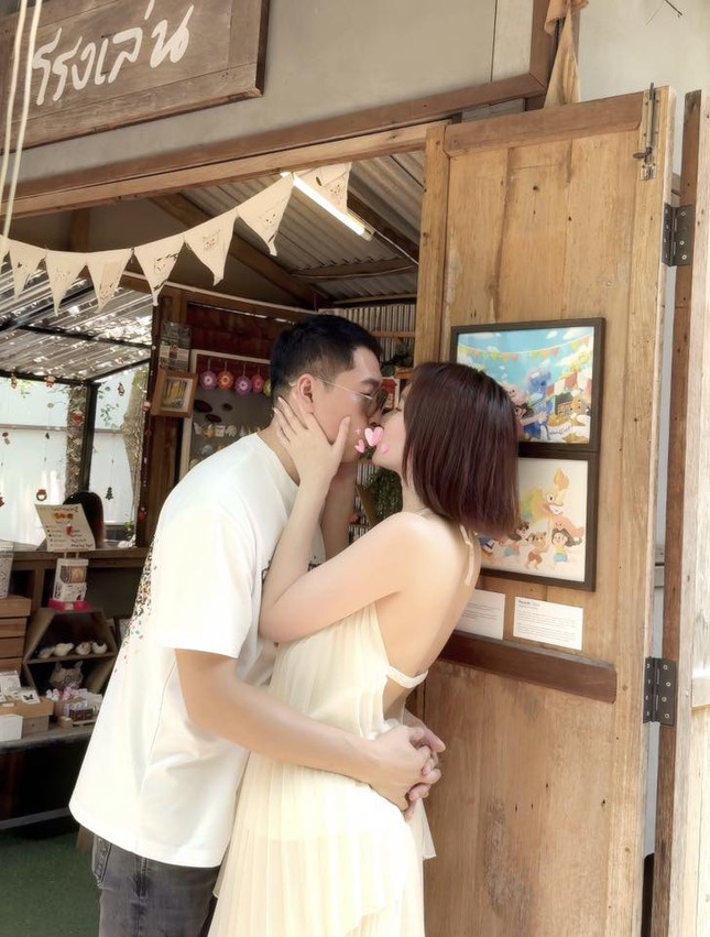 Showbiz 25/5: Hoa hậu Ngô Phương Lan gặp sự cố ảnh 2