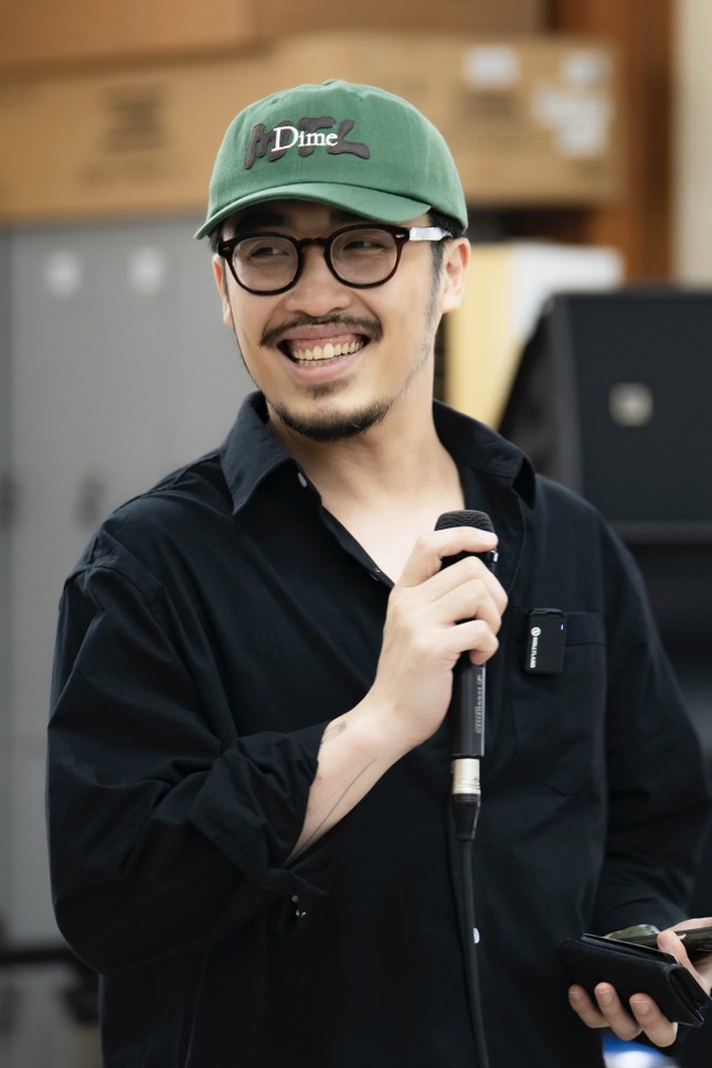 Showbiz 29/5: Hòa Hiệp xác nhận có vợ Việt kiều ảnh 2