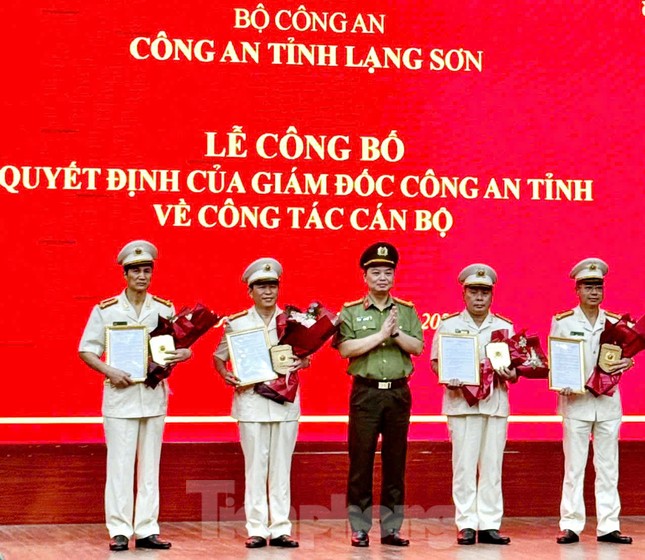 21 Trưởng, Phó phòng nghiệp vụ Công an tỉnh Lạng Sơn nghỉ hưu trước tuổi ảnh 1