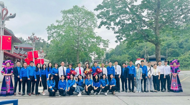 Sôi nổi chương trình ‘Theo dấu chân Bác Hồ’ ở Trung Quốc ảnh 3
