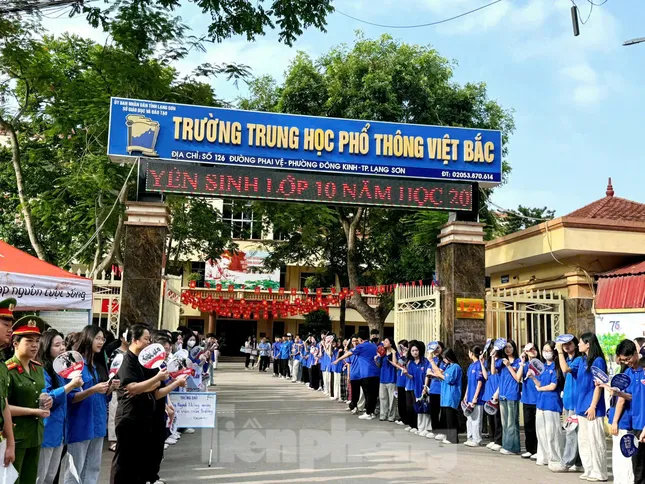 Tuổi trẻ Lạng Sơn thành lập 45 đội hình tình nguyện tiếp sức kỳ thi vào lớp 10 ảnh 4