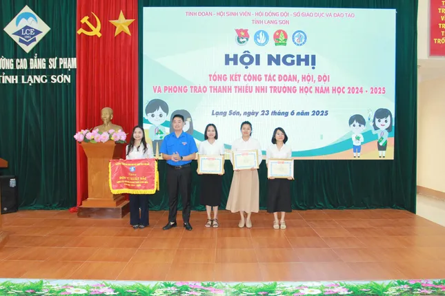 Tôn vinh 100 cá nhân, tập thể đạt danh hiệu thi đua công tác Đoàn- Hội- Đội ở Lạng Sơn ảnh 2