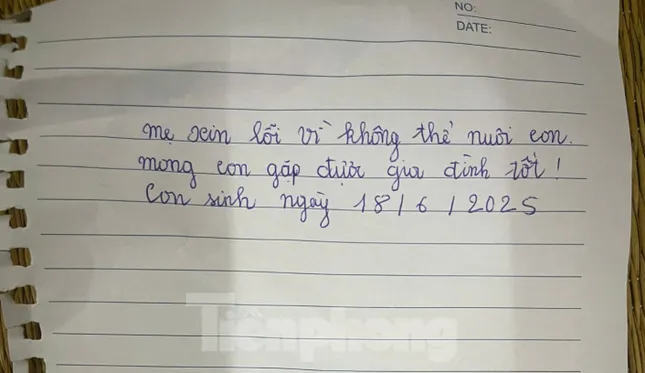 Bé sơ sinh bị bỏ giữa đường trong đêm tối ảnh 2