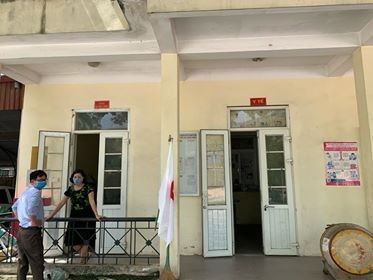 Gần 900.000 sỹ tử khẩu trang kín bưng làm thủ tục thi tốt nghiệp THPT ảnh 11