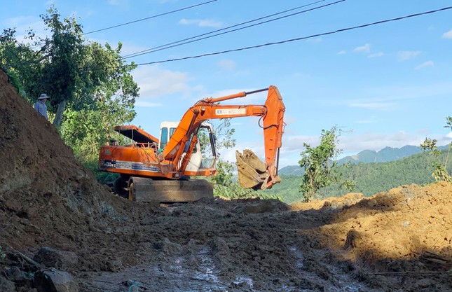Vụ sạt lở 43 người mất tích ở Quảng Nam: Tìm được hàng chục người còn sống ảnh 2