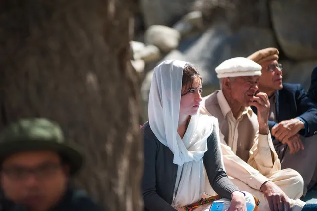 Người Hunza thường dùng nước gì để ăn uống, tăm rửa?